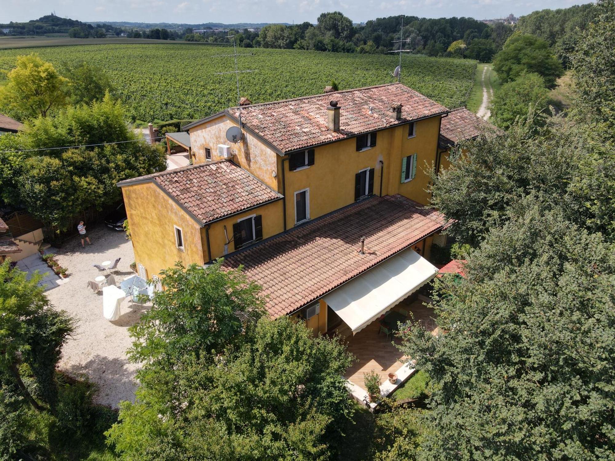 B&B Casacasina モンツァンバーノ エクステリア 写真